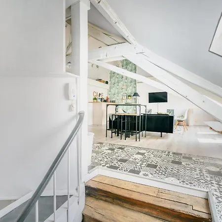 3 Bedroom Lovely In Apartment