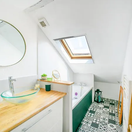 Apartment 3 Bedroom Lovely In Poitiers