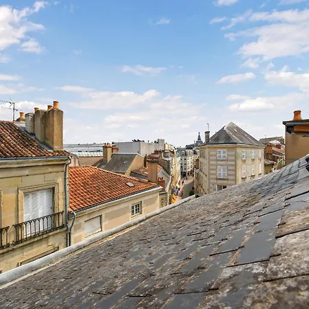 3 Bedroom Lovely In Apartment *