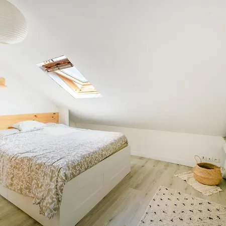 Apartment 3 Bedroom Lovely In