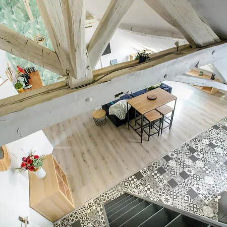 3 Bedroom Lovely In Apartment Poitiers